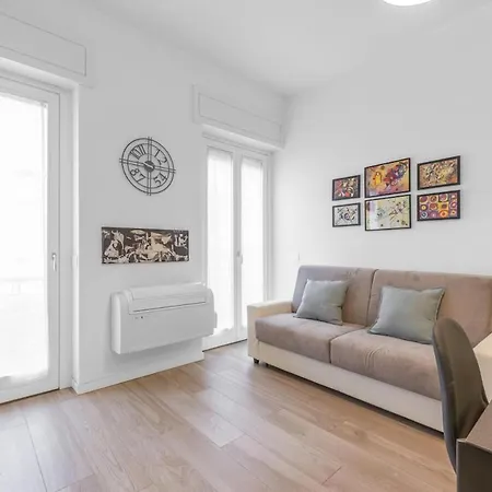 Bilocale Vicino Tram 2, Smart Tv E Internet Veloce Διαμέρισμα *
